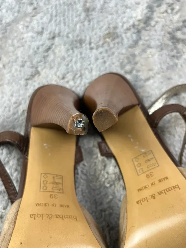 Bimba Y Lola Sandálias plataforma femininas de couro marrom com salto slingback Tamanho 39EU – photo 7